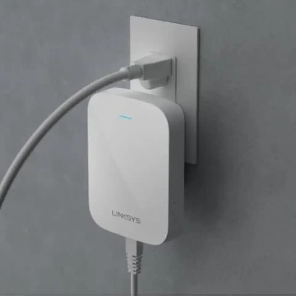 Linksys RE7350 Dual-Band Wi-Fi 6 AX1800 Wireless Range Extender (Renewed)