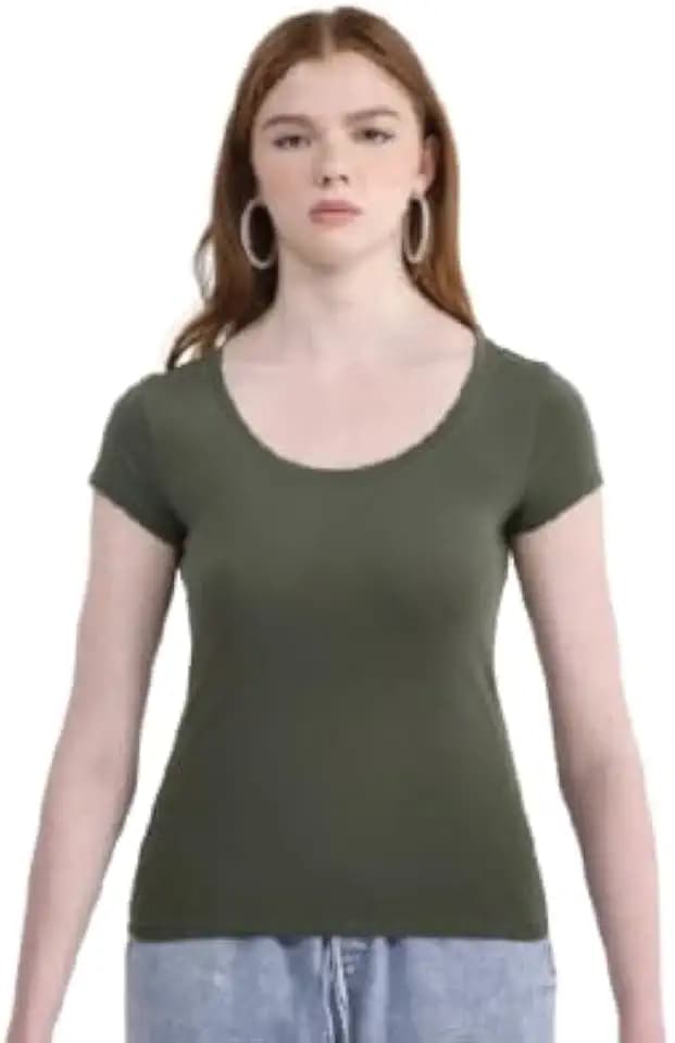 No Boundaries Junior's Scoop Neck Short Sleeve T-Shirt
