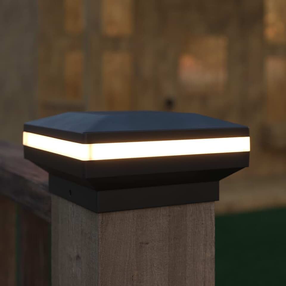 SolarCentre® Peake Outdoor Solarbetriebene Pfostenkappen- und Säulenleuchte