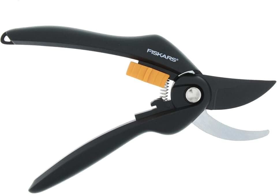 Fiskars Bypass-Gartenschere für frische Äste und Zweige, Antihaftbeschichtet, Hochwertige Stahl-Klingen, Länge: 20 cm, Schwarz/Orange, SingleStep, P26, 1000567
