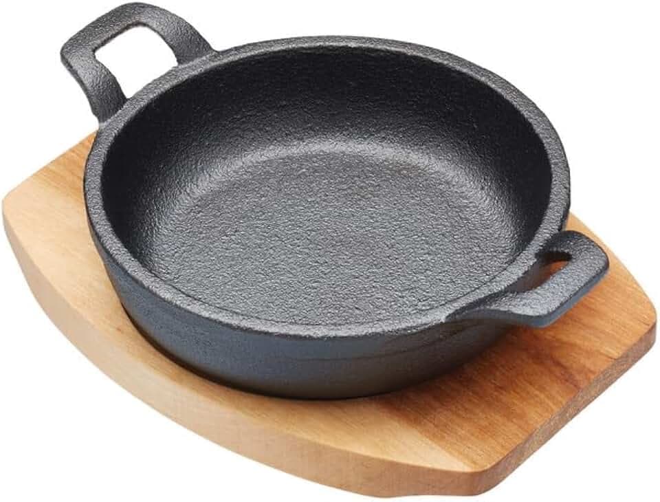 Artesà Miniatur Gusseisentopf mit Holzbrett, flache Pfanne für Gratin, Tapas, Curry und Fleisch, induktionsfähig, (6,4 x 4,9"), rund, schwarz