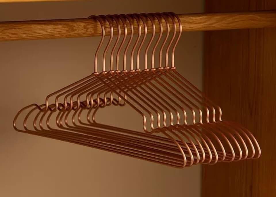 20-teiliges Set von High-End Mattgold Aluminium Aufhängern, 41cm Ultra Glatte Aufhänger, langlebige Metallaufhänger, Aluminiumlegierungsaufhänger, Kleidungsständer