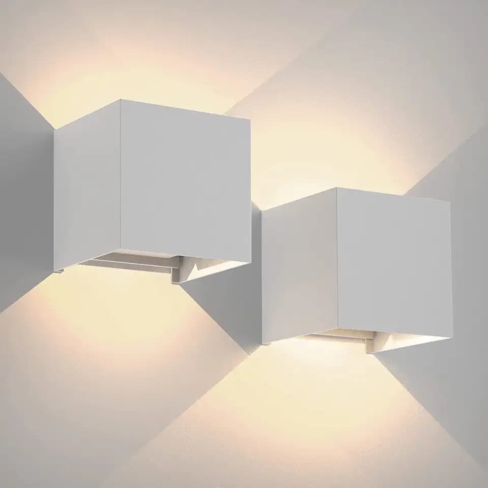 2 Stück Wandleuchte Innen Außen 12W LED Wandleuchten Modern 3000K Warmweiß Wandlampe IP65 Wasserdicht Wandleuchte Winkel Einstellbarer Licht für Wohnzimmer Flur Hotel