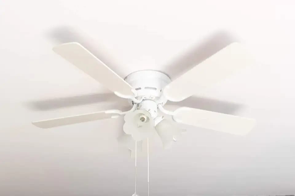 Kisa Deluxe Deckenventilator 105 cm weiß Flügel weiß/Ahorn inklusive Beleuchtung und Zugschalter
