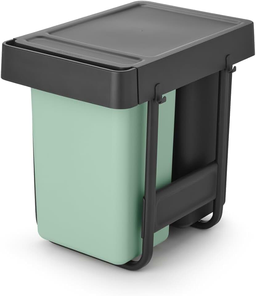 Brabantia Sort & Go Ausziehmülleimer | 2 x 15 l Einbaumülleimer für die Unterschranktür | Integrierte Doppel-Mülltrennungseinheit, leichtgängige Schiene, herausnehmbarer Inneneimer | Grey & Green