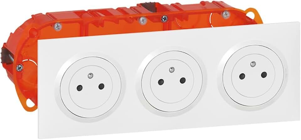 LEGRAND - Dreifach-Steckdose, 16 A, mit Erde dooxie Oberfläche + quadratische Platte + Einbaudose – Steckdose 2P + T bündig mit einziehbarem Boden – Weiß