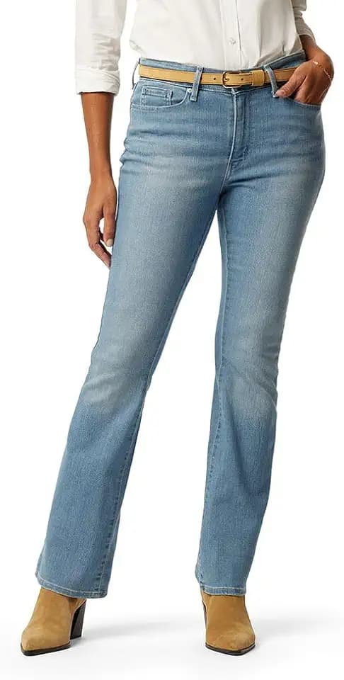 Levi Strauss Signature Gold Women's '03 Essentials Mid Rise Bootcut Jeans