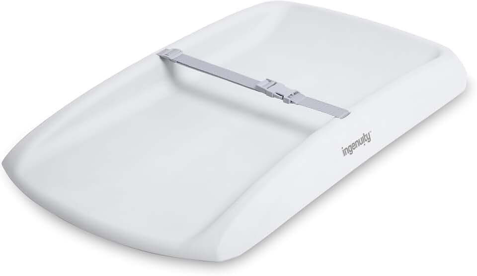 Ingenuity, Comfy Clean Wickelauflage, wasserdichter Eva-Schaum, leicht abwischbares Polster mit Sicherheitsgurt & Rutschfester Unterseite, passend für Standardtische 79 x 43 cm, ab Neugeborenen