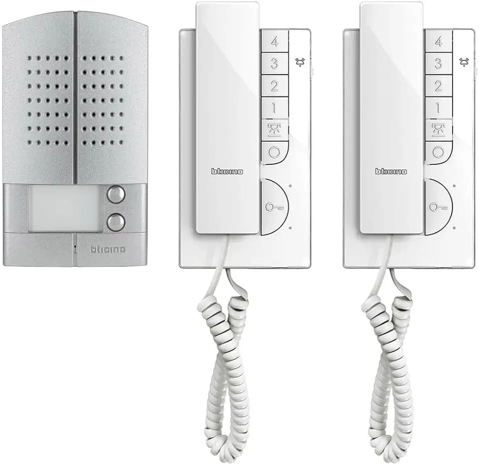 BTICINO, Audioset Türstation LINEA2000 Metall & CLASSE100 A12M 2-Familienhaus, Aufputz-Installation, Alluminium Optik, LED-beleuchtbare Namensschilder, leistungsstarkes Netzgerät, 361021