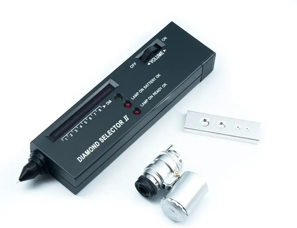 QUMOX Tragbares Diamant-Selector II V2-Edelstein-Tester-Werkzeug + 60-fache LED-Lupe