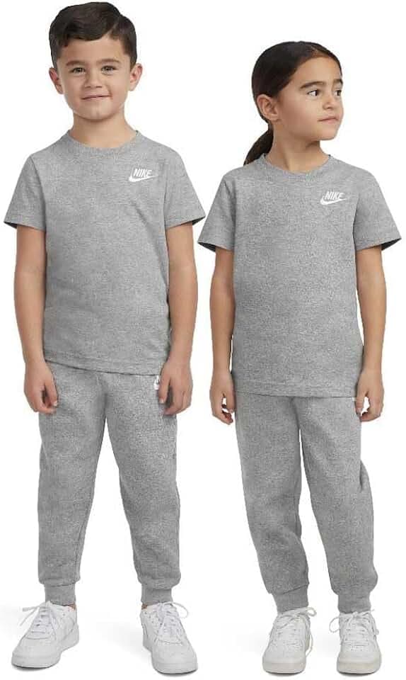 NIKE Unisex Kinder Embroid Futura T-Shirt (1er Pack)