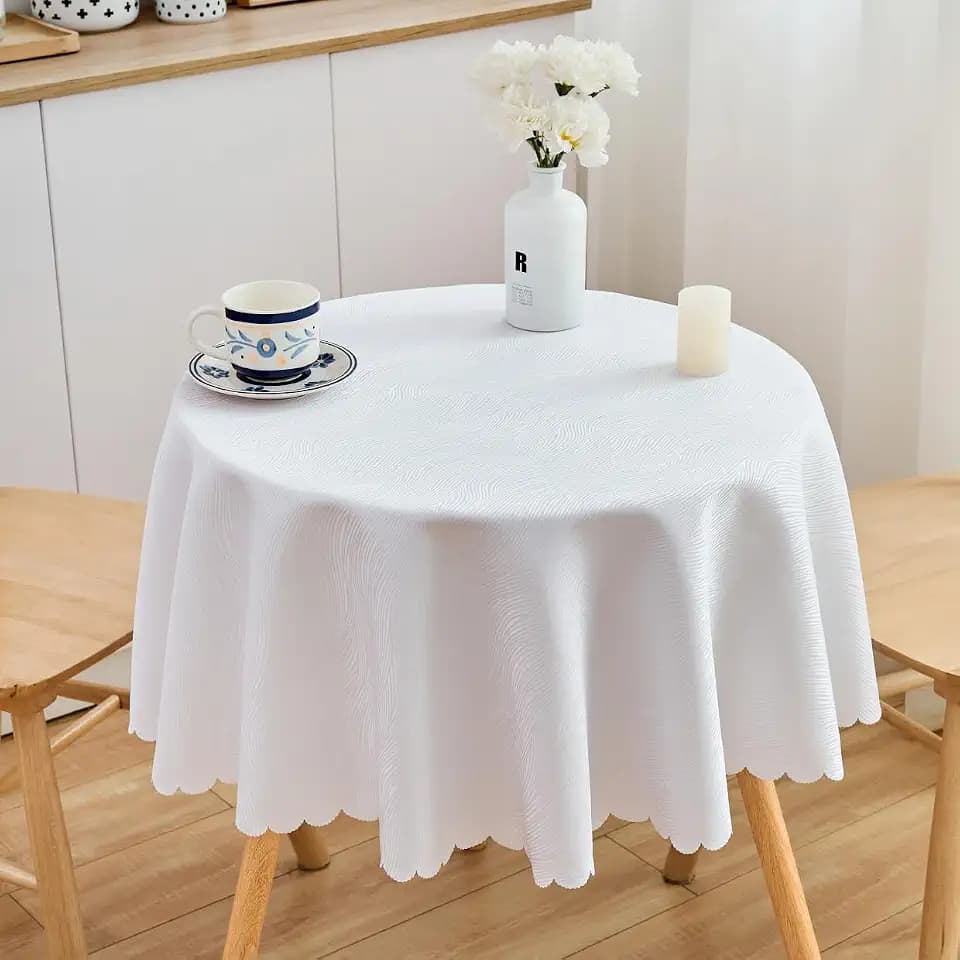 Round Jacquard Tablecloth 48 in Waterflow Pattern, White