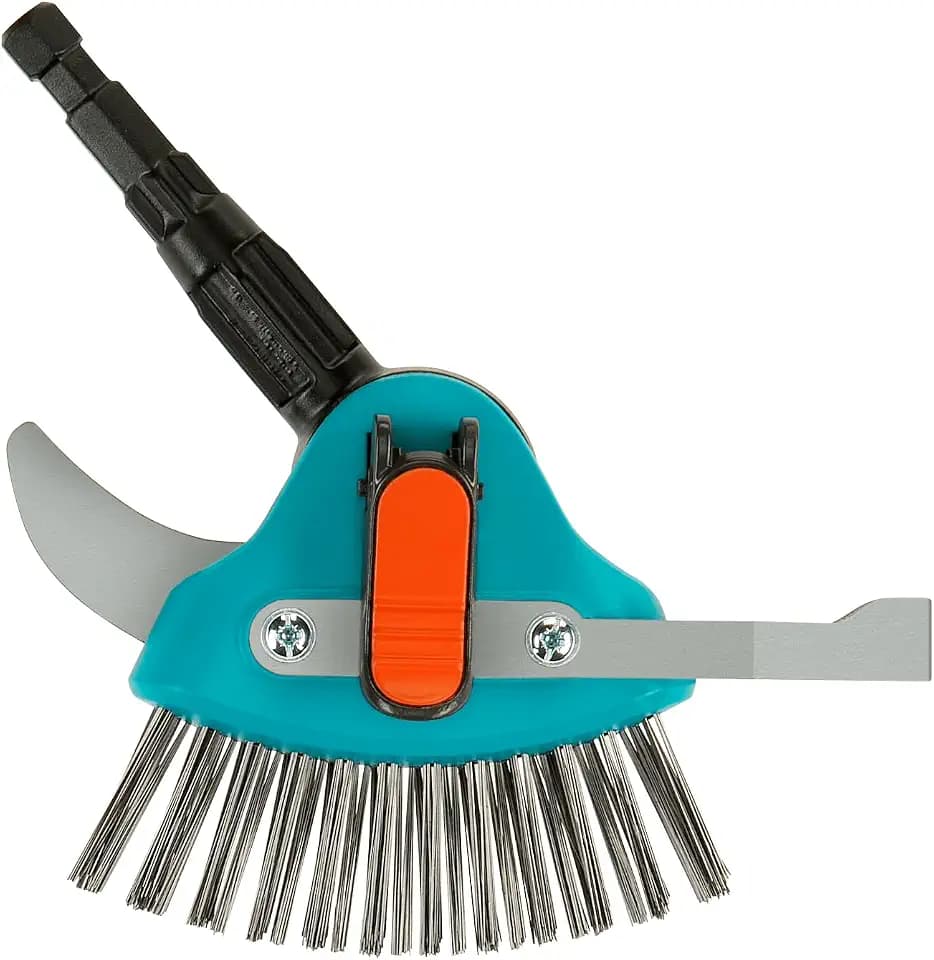 Gardena combisystem-3in1 Fugenreiniger: Multifunktions-Gartenhelfer zum Entfernen von Unkraut und Moos an schmalen und Breiten Fugen, Metallborsten, Edelstahlmesser. Passend zu CS-Stielen (03608-20)