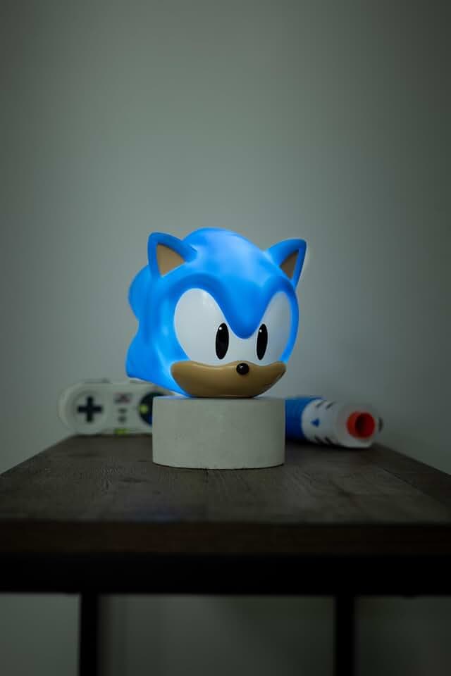 WONDEE Sonic Lampe und Nachtlicht Kinder mit dem beliebten Videospiel-Igel, Sonic the Hedgehog Gadget Figur, Kinderlampe und Nachttischlampe, Originelle Geschenke für Kinder und Jungen