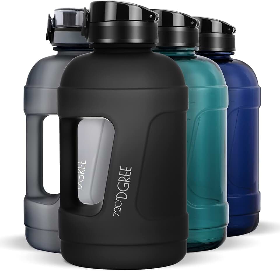 720°DGREE Gym Trinkflasche mit Griff 2,3L “uberBottle Jug“ - BPA-Frei Skala | XXL Tritan Fitnessflasche mit Sportdeckel - Leicht, Auslaufsicher - Wasserflasche für Fitness, Sport, Workout, Training