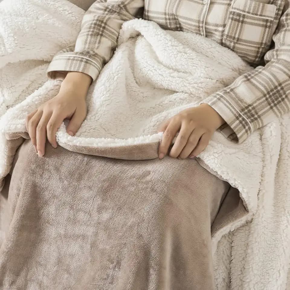 R.SHARE Kuscheldecke Flauschig Sherpa Decke Sofadecke Fleecedecke Sofaüberwurf Couchdecke Wohndecke Überwurfdecke Warm Winter Weich Für Bett Sofa,220 x 240 cm,Beige