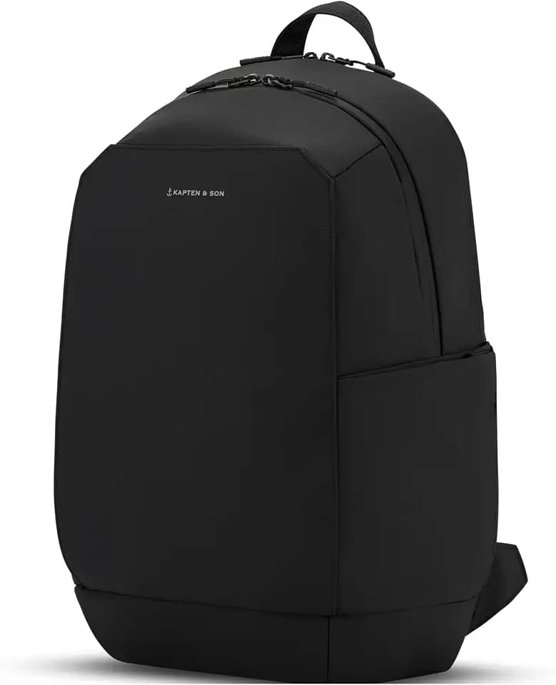Kapten & Son Rucksack Oslo All Black 18L | Rucksack Herren Schwarz | 16 Zoll Laptopfach, Handgepäck-Größe & Kofferbefestigung | Ergonomisch & Wasserabweisend mit Schlüsselkarabiner