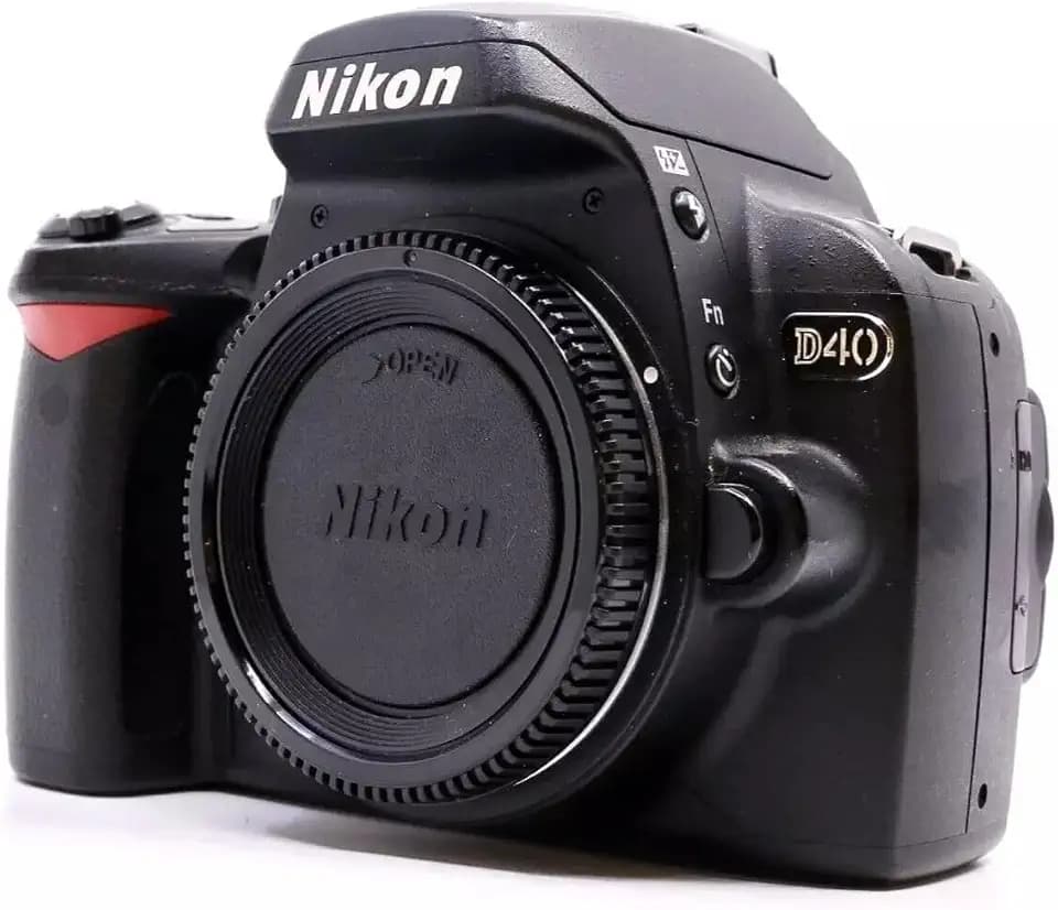 Nikon D40 6.1MP Digital SLR Camera Kit with 18-55mm f/3.5-5.6G ED II Auto Focus-S DX Zoom-Nikkor Lens