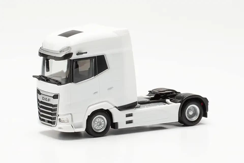 316033 DAF XG+ Zugmaschine (weiß)