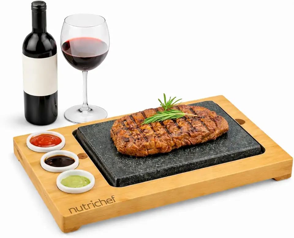 NutriChef Heißer Stein Grillplatte – Tischgrill-Set mit Bambus und Keramik Ideal für Steak und Dinner - Natürliches Granit-Kochset - Servierplatte mit Saucenschälchen