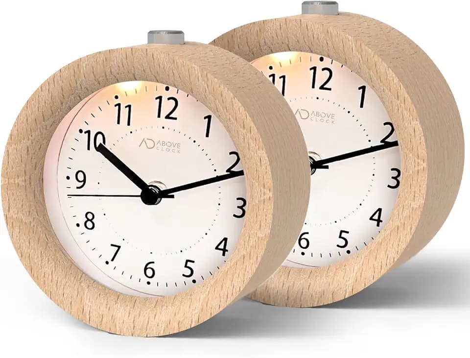 aboveClock Wecker Analog Ohne Ticken 2 Stück, Wecker Holz mit Snooze, Nachttisch Tischuhr mit Nachtlicht, Batteriebetrieben （1*AA-Batterie benötig - Nicht enthalten - Naturholz in Hellbraun