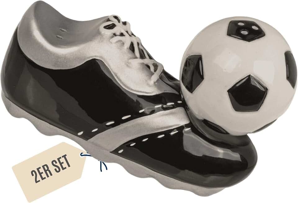 Out of the blue Salz- & Pfefferstreuer Fußball Set – magnetische Streuer aus Dolomit im Fußball & Schuh Design – dekoratives Tischaccessoire für Küche, Grill & Fußballfans