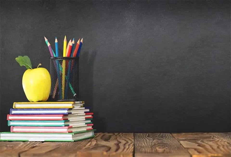 Leyiyi 5x3ft Welcome Back to School Backdrop School Season Old Classroom Banner Vintage Desk Blackboard Colored Pens Note Books Apple Photography Background Kids Portrait Studio Prop Vinyl Banner