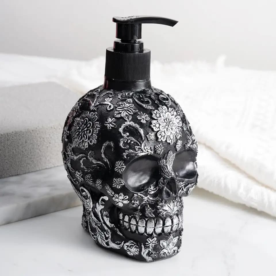 Arola Totenkopf-Seifenspender mit rostfreier Pumpe, nachfüllbare flüssige Handlotion-Flasche für Badezimmer, Schlafzimmer und Küche (neues Upgrade).