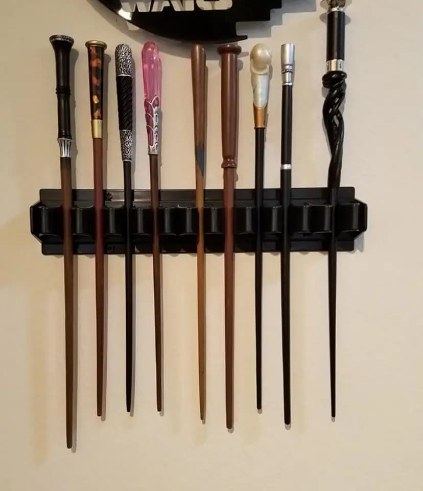 AUXPhome Halter Display-Ständer/Kunststoff Halterung Rack für 10 - Zauberstab Harry Potter Dumbledore Hermoine Zauberstabsammlung Weasley Twins, Wandhalter, Dekoration (ohne Zauberstab)