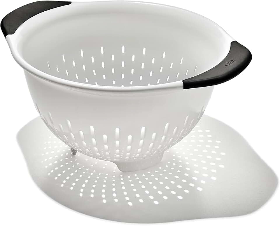 OXO Good Grips Plastic Strainer - 3 Qt Capacity, White