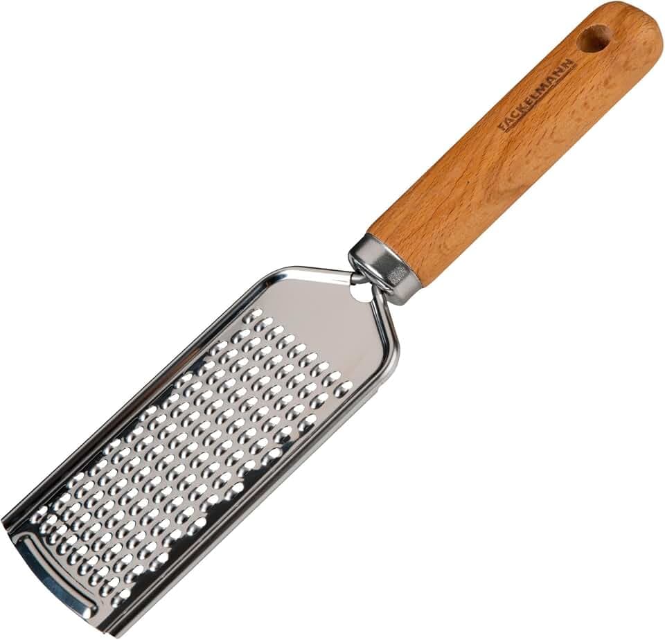 Fackelmann Handreibe für Parmesan, Käse und Zester – Käsereibe Perfekt für Pizza Und Pasta – Reibe aus Edelstahl und Buchenholz Im Italienischen Look, Silber/Braun