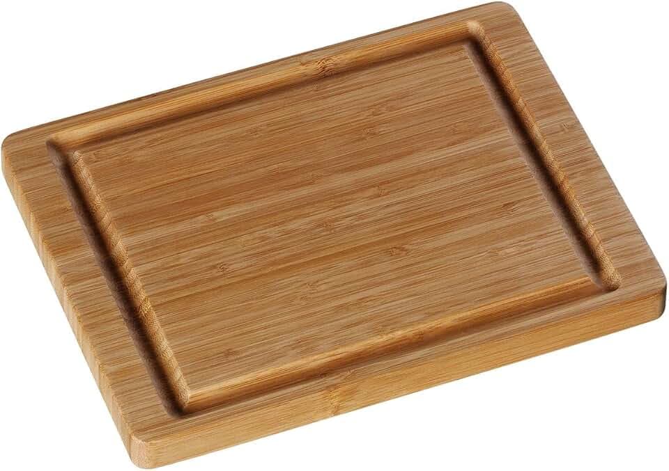 WMF Schneidebrett Bambus natur, 26 x 20 cm, Bambus Brett, Holzbrett klein - Tranchierbrett mit Saftrille - Küchenbrett klingenschonend