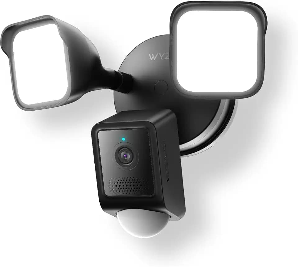 WYZE Floodlight Camera v2, 2K HD Outdoor Security Camera with 2800 Lumens