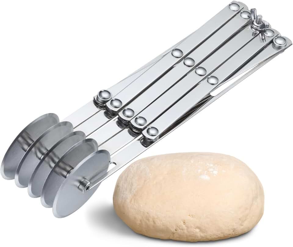 Westmark Teigschneider, 5 Rädchen – Schnelleres Vorbereiten und Portionieren von Teig, Fondant und mehr, flexibel verstellbare Streifen von 1,2 bis 12,2 cm – Rostfreier Edelstahl