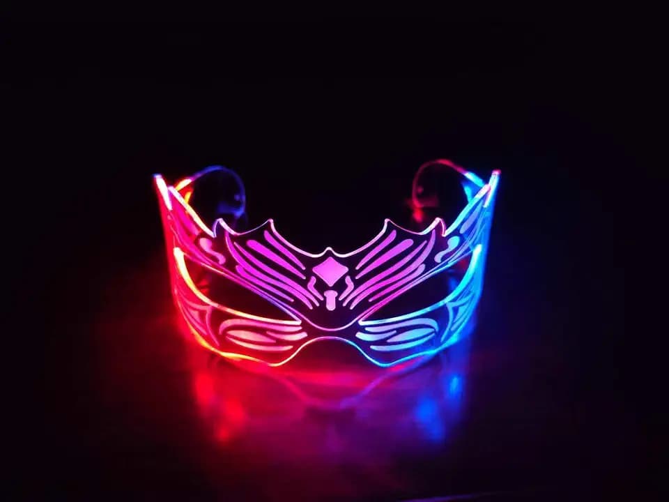 Futuristic Glasses:Cool Cyberpunk Led Light Up Glasses – Futuristic Rave Style With Glow In The Dark Glasses,Led Visor 7 Colors & 2 Modes For Men