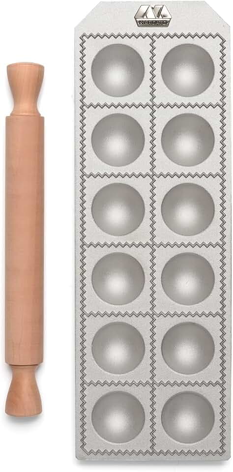 Marcato Ravioli Maker Press, Ravioli-Maschine, hausgemachter Ravioli-Schneider, 50 mm runder Schnitt, großzügiger Füllraum, inklusive Holz-Nudelholz, Hergestellt in Italien