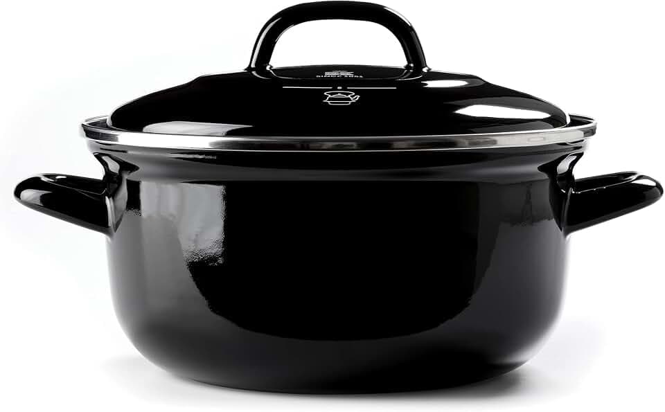 BK Indigo Holländisches Erbe Runde Deutsche Emaillierte Kasserolle mit Deckel mit PFAS-Freier Keramischer Antihaftbeschichtung, 24 cm/4,2 Liter, Induktion, Spülmaschinenfest, Backofenfest, Schwarz