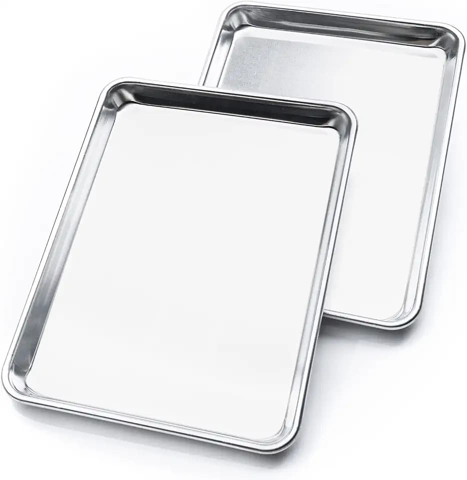 KITCHENATICS Hochwertige Backformen in Halber Blechgröße, Antihaftbeschichtete Backbleche, Leicht zu Reinigen, Ofenfest, Robuste 1/2-Backbleche zum Backen, Braten, Kochen – 33,3 cm x 45,5 cm, 2er-Set