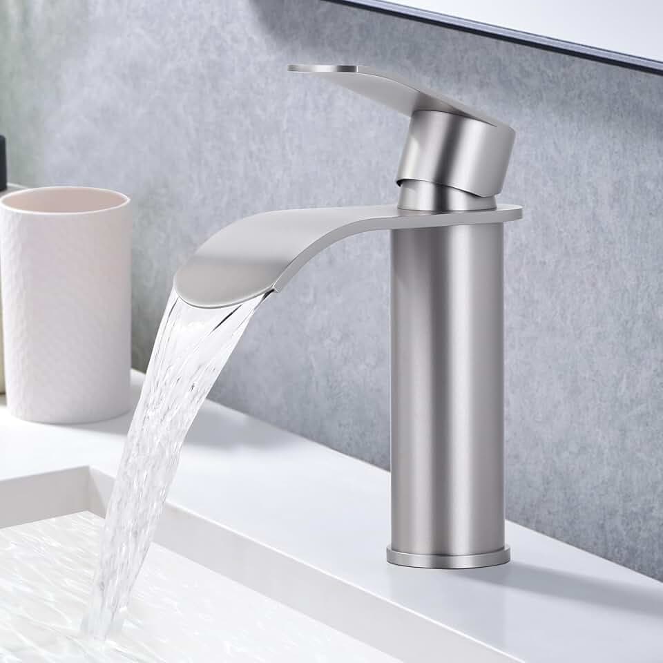 ARCORA Wasserhahn Bad mit Wasserfall-Auslauf​, Gebürstetes Nickel | aus Edelstahl 304, mit Keramikkartusche, Einlochmontage, für Kalt- und Warmwasser, inkl. Anschlussschläuche
