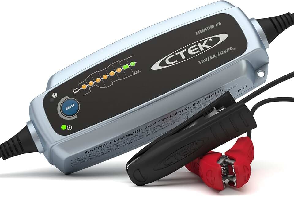 CTEK Lithium XS Batterieladegerät 12V, LiFePO4-Ladegerät mit UVP