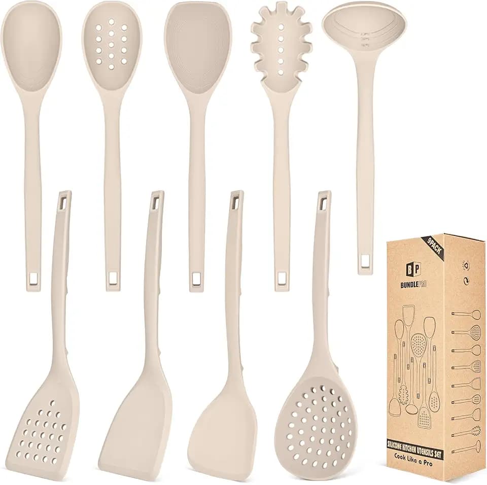 Silikon Kochgeräte Set, 9 Stück hitzebeständige Küchenutensilien mit Rücken Haken, BPA-freie Küchengeräte mit Spateln, Löffeln, Skimmer und Pasta Gabel für Nichtklebriges Kochgeschirr(KHAKI)