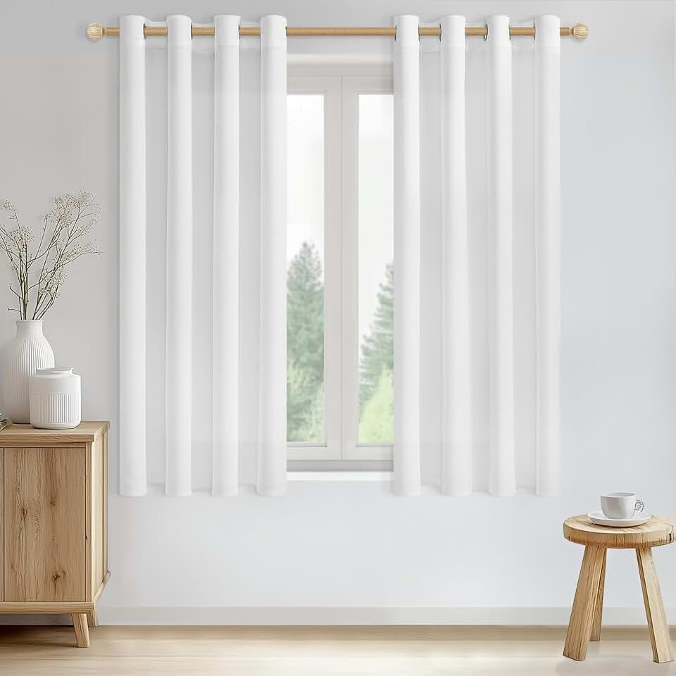 CUTEWIND Vorhänge Kurz Weiss Stores Gardinen mit Ösen Leinenoptik Halbtransparent für Wohnzimmer Modern Küche Fenster 2er Set Vorhang Weiß Schlafzimmer Kinderzimmer, H 145 x B 140 cm