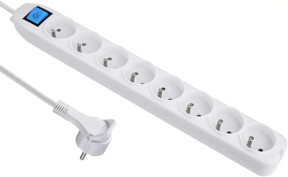 32045 Steckdosenleiste 8-fach, mit Schalter, Kabel von 1,5 m., weiß, 32045
