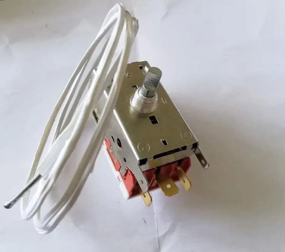 Universal-Kühlschrank-Thermostat mit 3 Kontakten für alle Marken K59-L1260