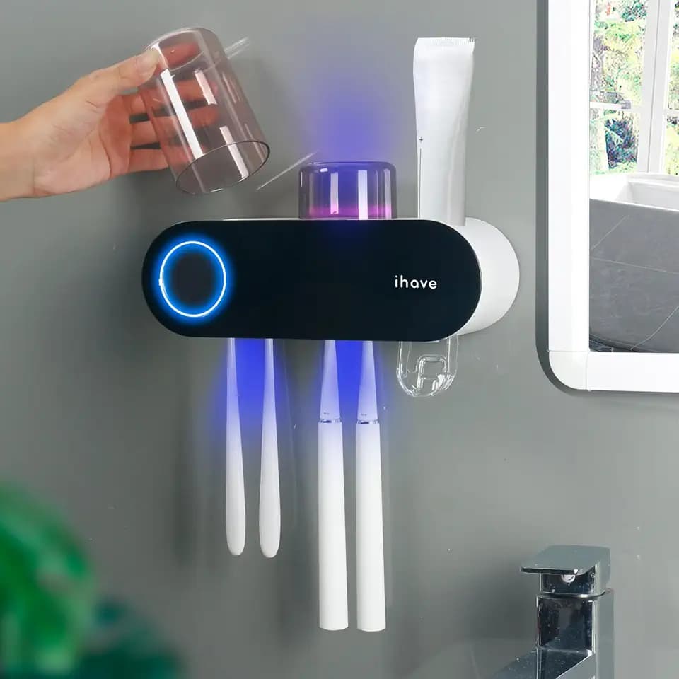 iHave Zahnbürstenhalter Wand ohne Bohren mit UV-Sterilisator & Zahnpastaspender – Toothbrush Holder Wall für elektrische Zahnbürsten Desinfektion, Toothbrush Sanitizer Set inkl. 2 Zahnputzbecher