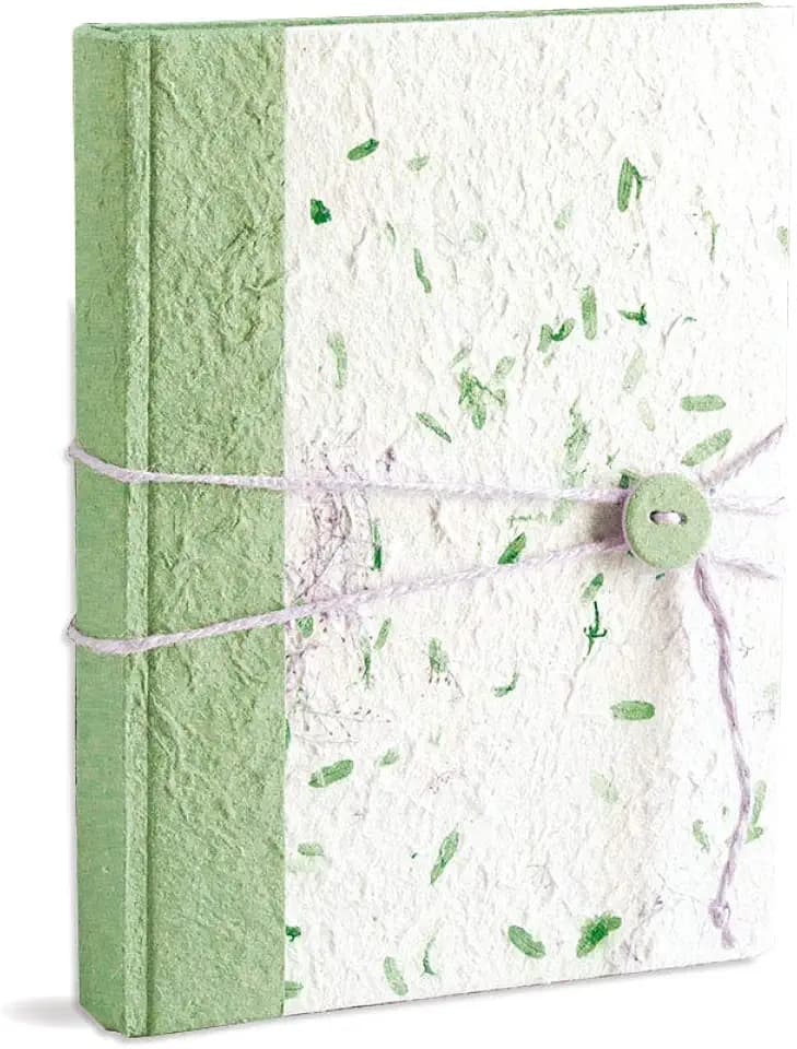 Mareli Album 23 x 30/30 fg aus unifarbenem Reispapier und floralem Reispapier mit Druckknopfverschluss und Schnur