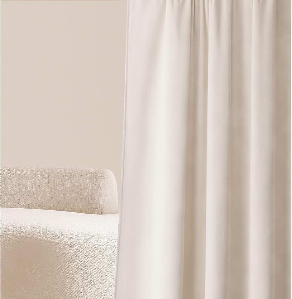 ROOM99 Samtvorhang Vorhang mit silbernen Ösen Charmy 140 x 250 cm Breite x Höhe Schiebegardinen Curtain Wohnzimmer Schlafzimmer Samt Velours Hellbeige, 1 Stück
