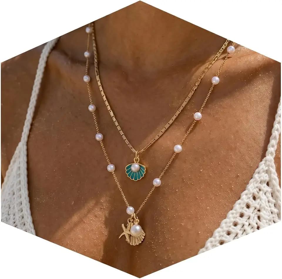 Shell Starfish Necklace for Women Gold Tone Layered Beach Jewelry Pearl Seashell Charm Adjustable Coastal Necklace for Summer Vacation Outfits Gifts