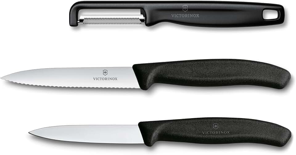 Victorinox Swiss Classic Gemüsemesser Set mit Sparschäler, 3-tlg., Schwarz | Schälmesser, Tomatenmesser mit Wellenschliff & Sparschäler zum Rüsten von Obst und Gemüse, Spülmaschinenfest, Swiss Made