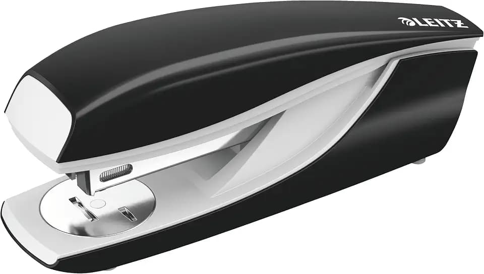 Leitz Büroheftgerät für 30 Blatt, Tacker aus Metall mit Kunststoffelementen, Inkl. 200 Heftklammern, NeXXt Serie, Schwarz, 55020095